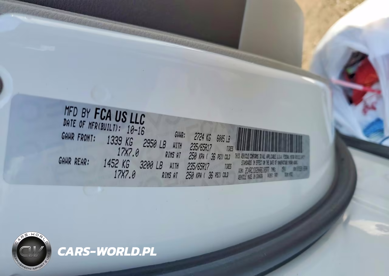 2017 Chrysler Pacifica Touring VIN:2C4RC1DG9HR610377 - 13