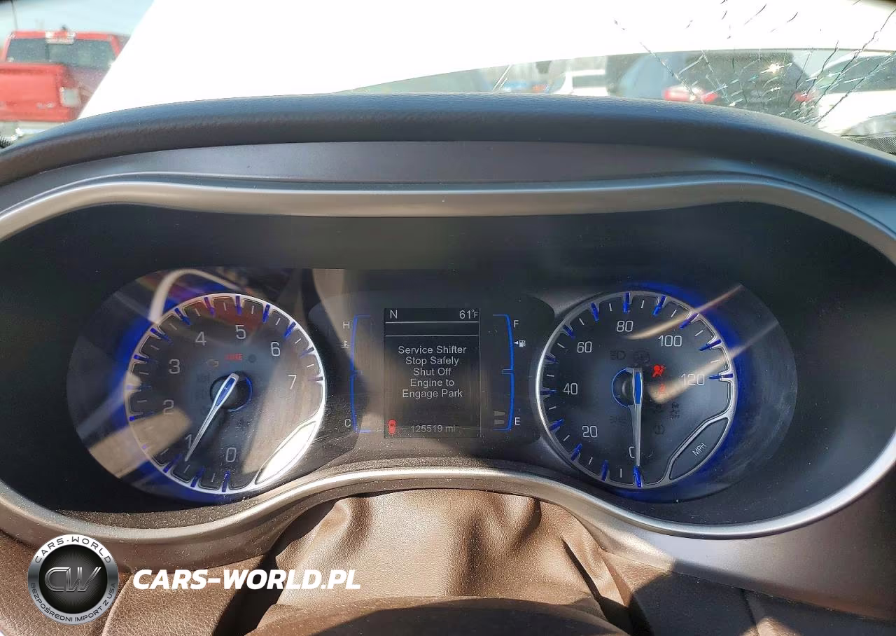 2017 Chrysler Pacifica Touring VIN:2C4RC1DG9HR610377 - 9