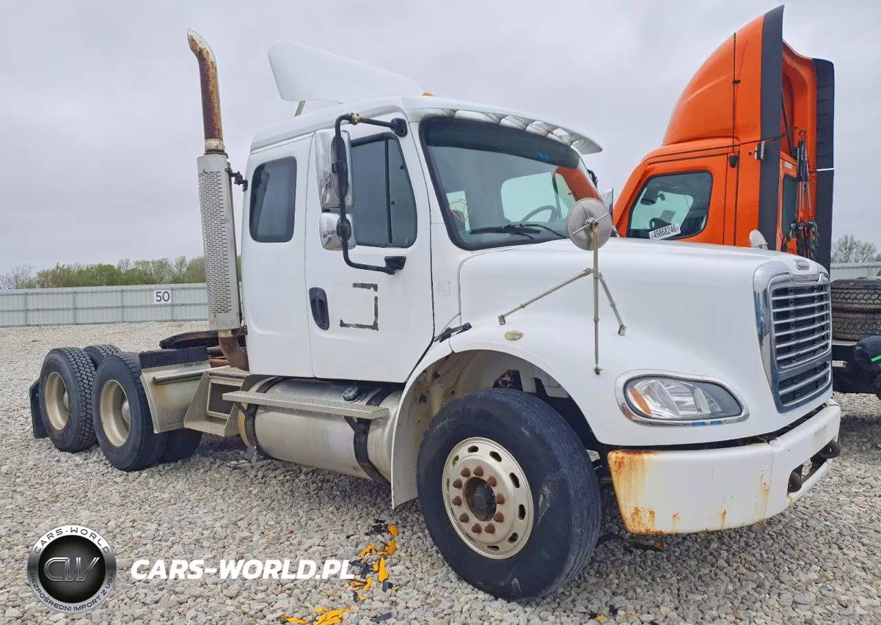 2005 Freightliner Business Class M2 Semi Truck