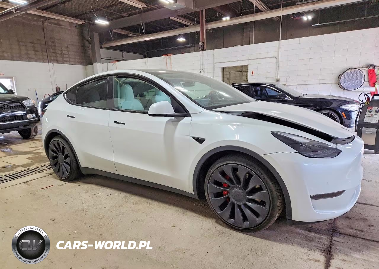 2022 Tesla Model Y VIN:7SAYGDEF9NF366988 - 4