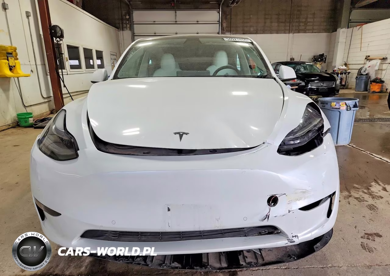 2022 Tesla Model Y VIN:7SAYGDEF9NF366988 - 5