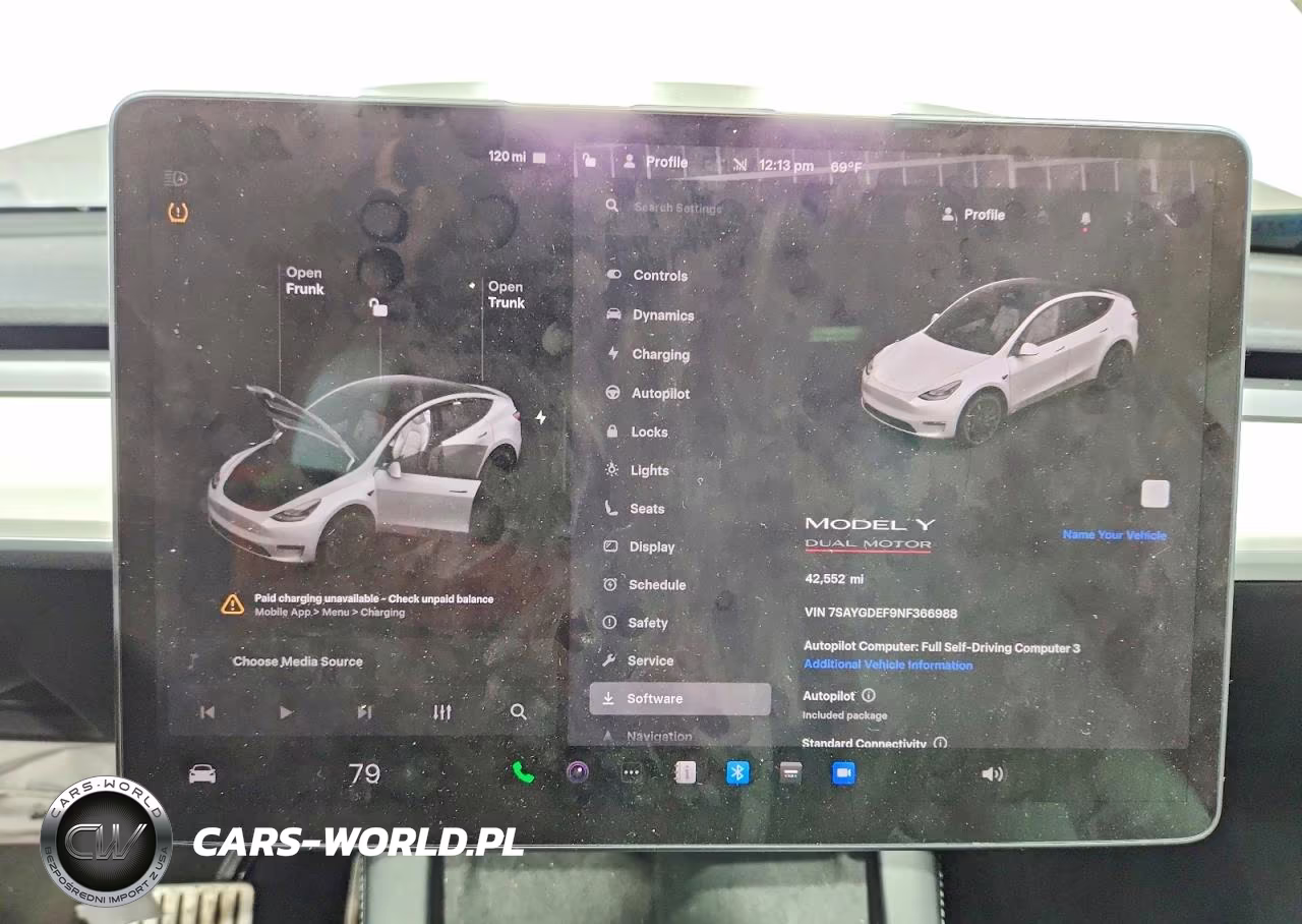 2022 Tesla Model Y VIN:7SAYGDEF9NF366988 - 9