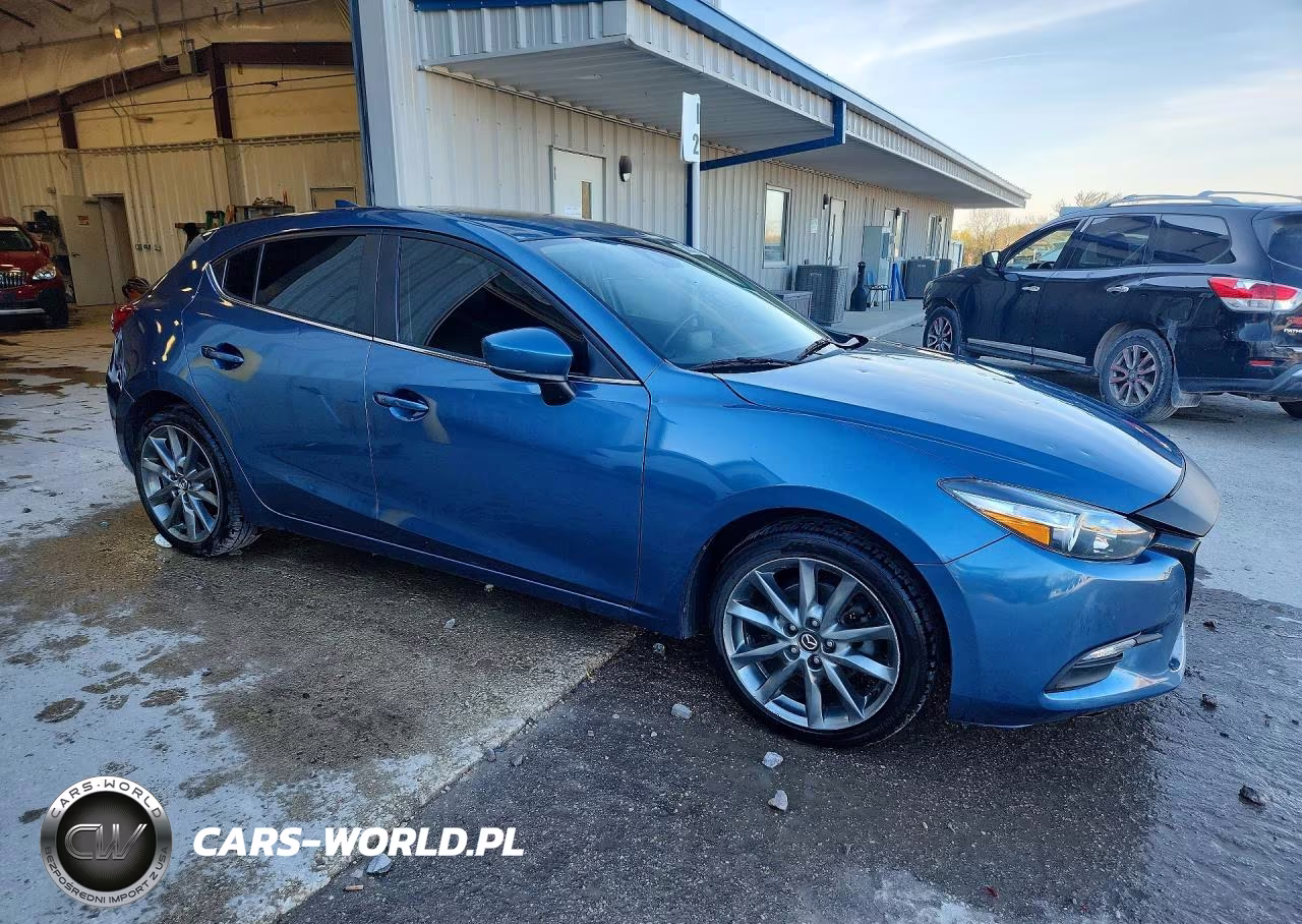 2018 Mazda 3 Touring VIN:3MZBN1L38JM188168 - 4