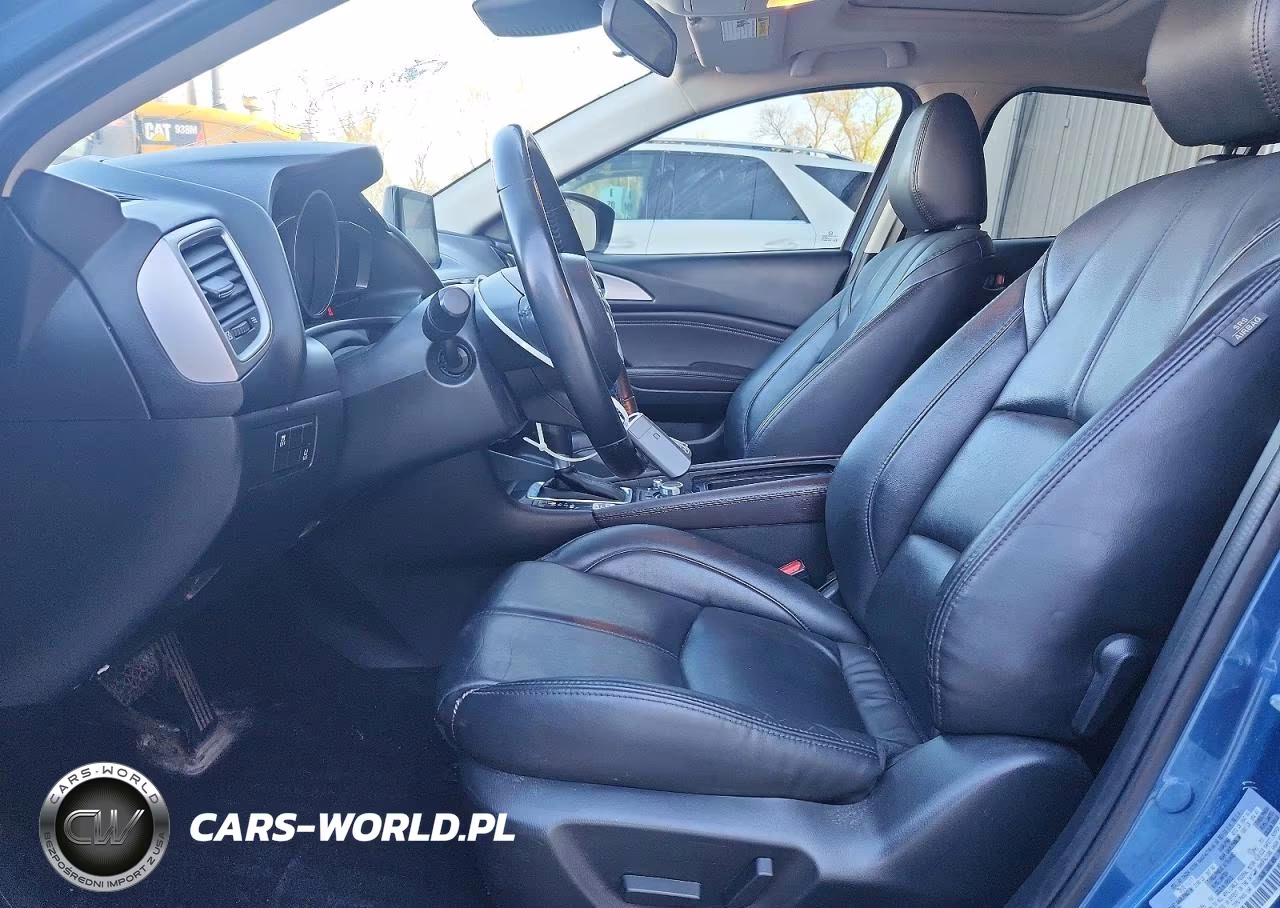 2018 Mazda 3 Touring VIN:3MZBN1L38JM188168 - 7