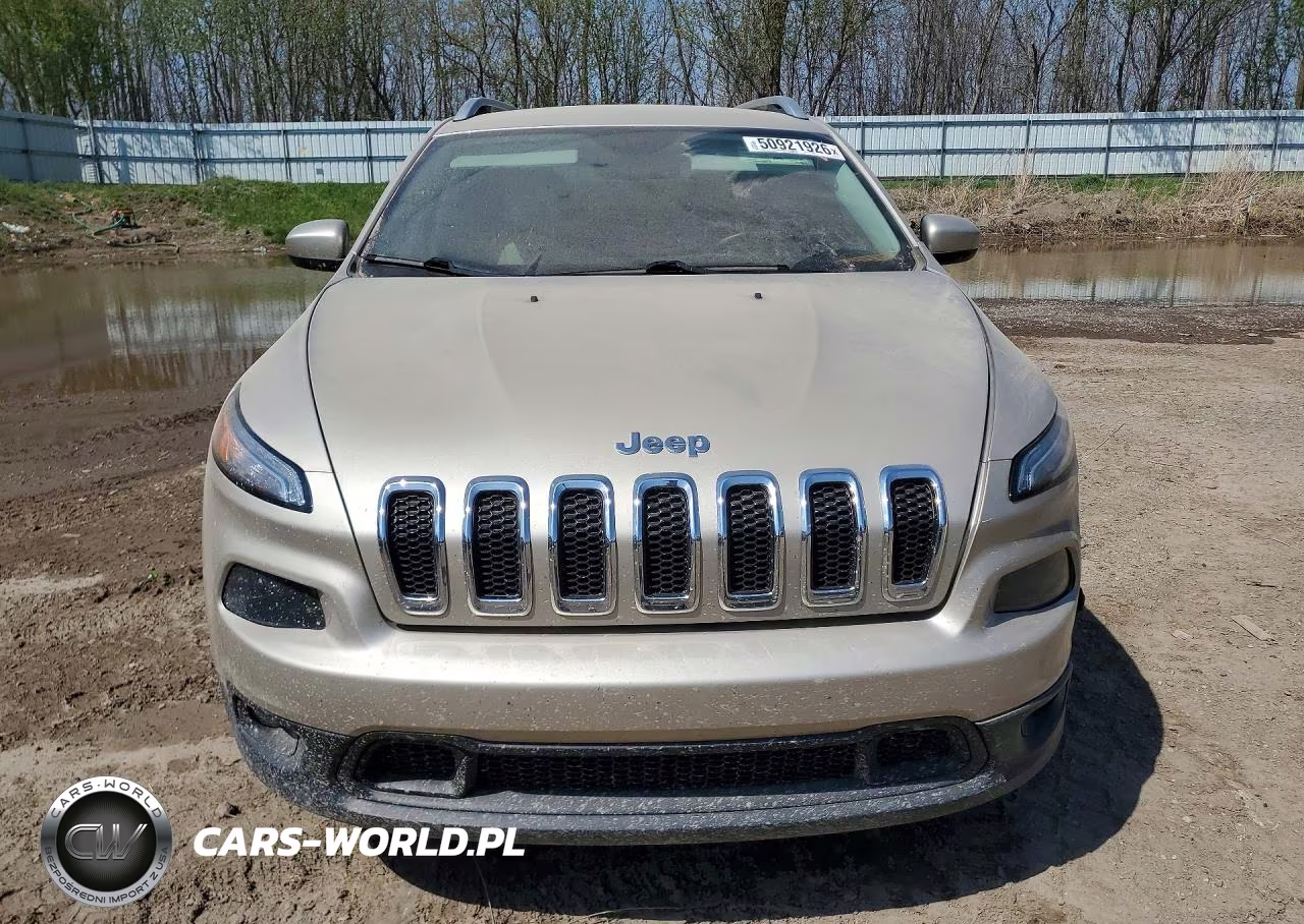2015 Jeep Cherokee Latitude VIN:1C4PJMCB0FW685882 - 5