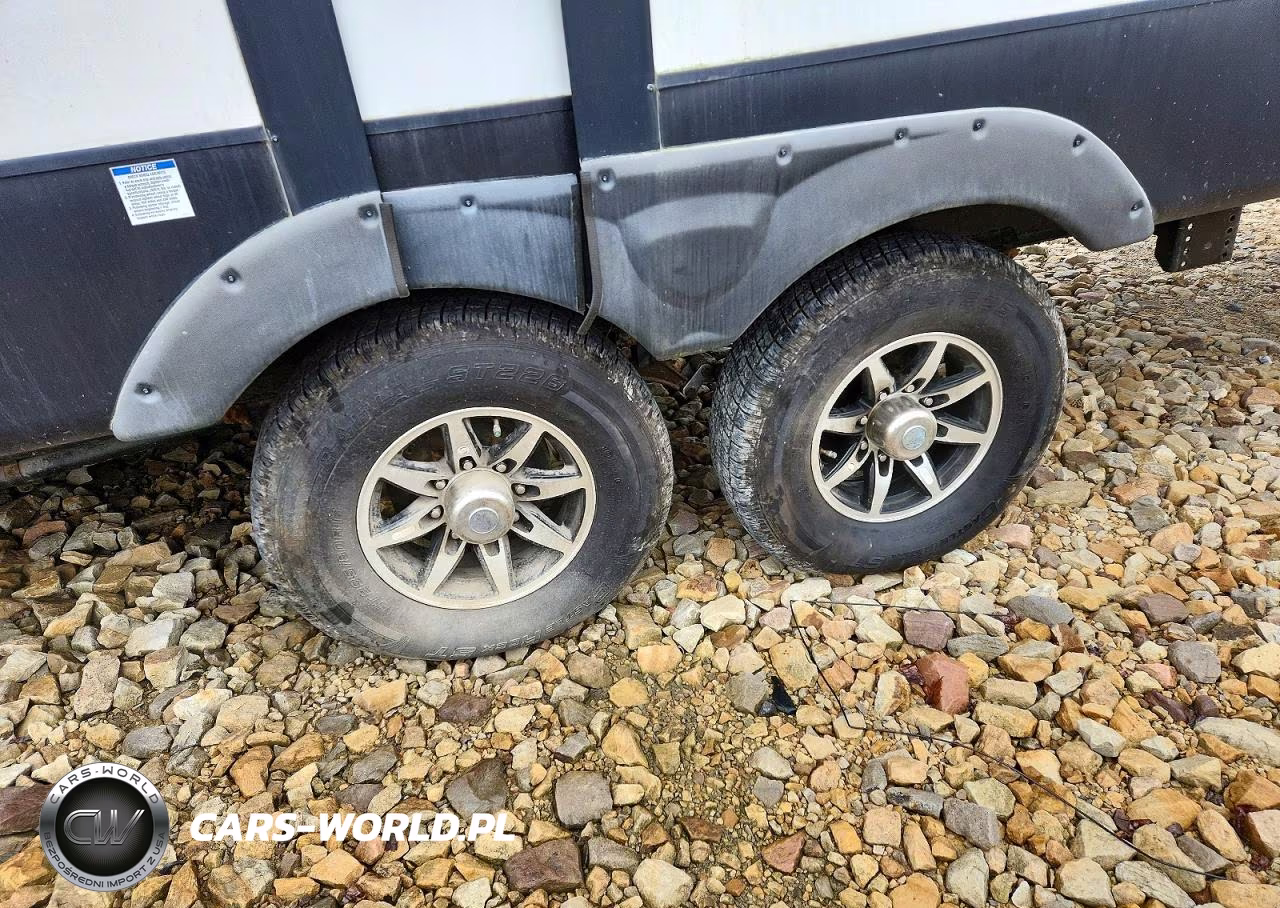 2018 Forest River Sabre Camper VIN:4X4FSRM21J3012348 - 8