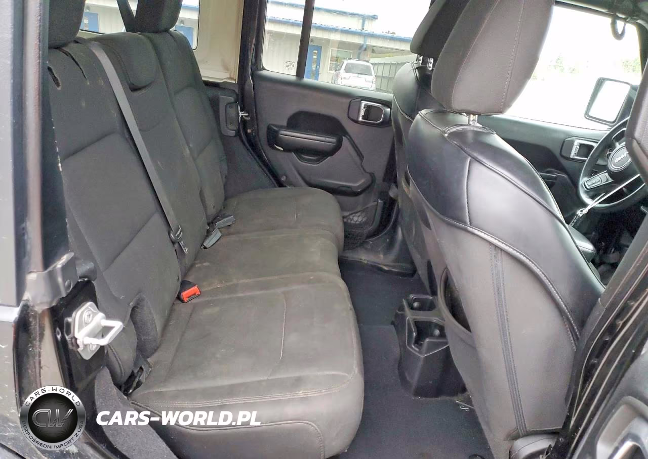2018 Jeep Wrangler Unlimited Sport VIN:1C4HJXDN0JW253834 - 10