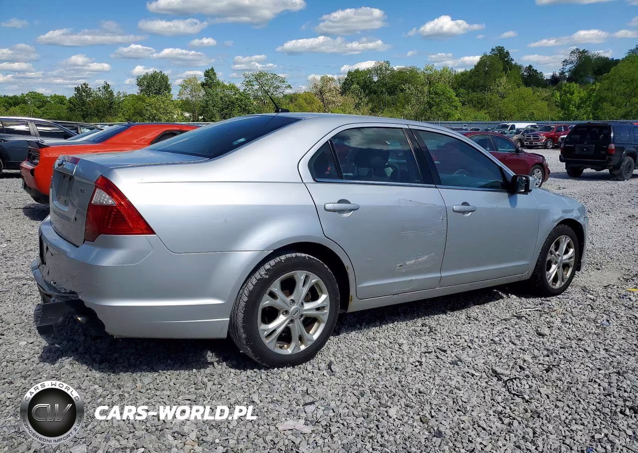 2012 Ford Fusion Se VIN:3FAHP0HA7CR379522 - 3