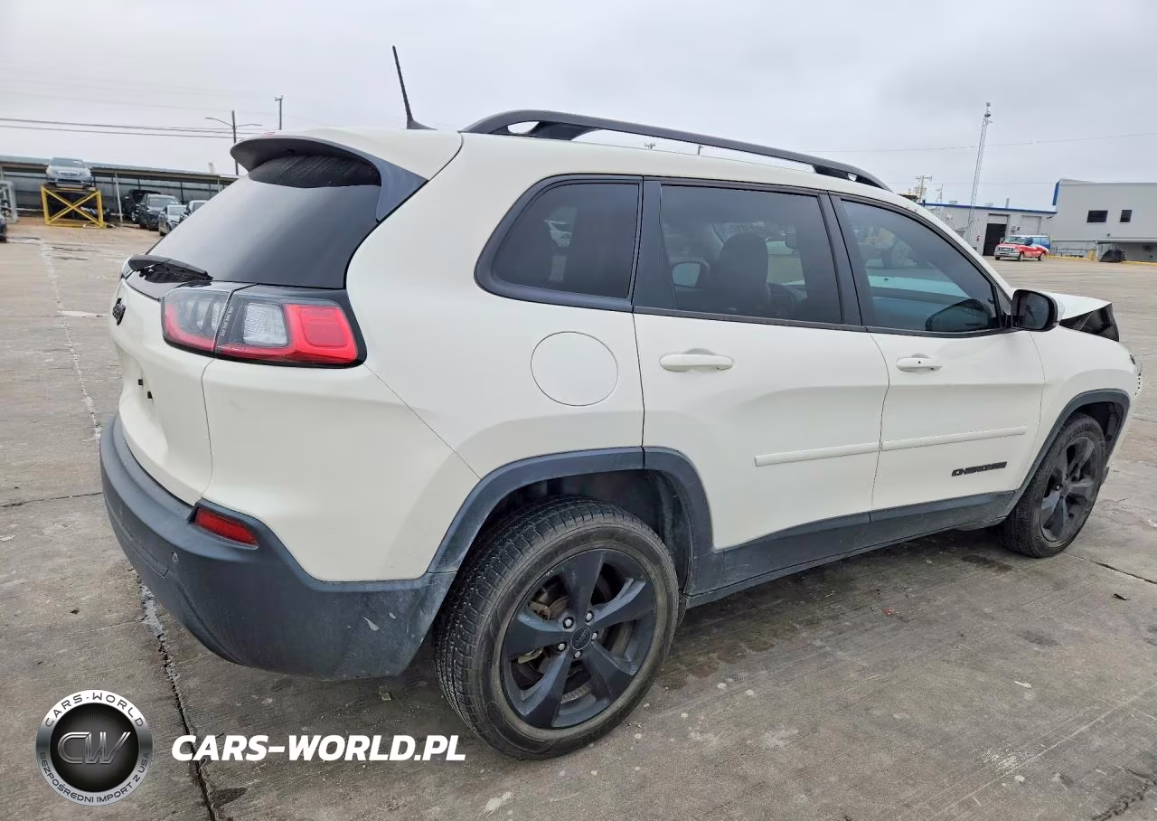 2019 Jeep Cherokee Latitude Plus VIN:1C4PJLLB9KD403996 - 3