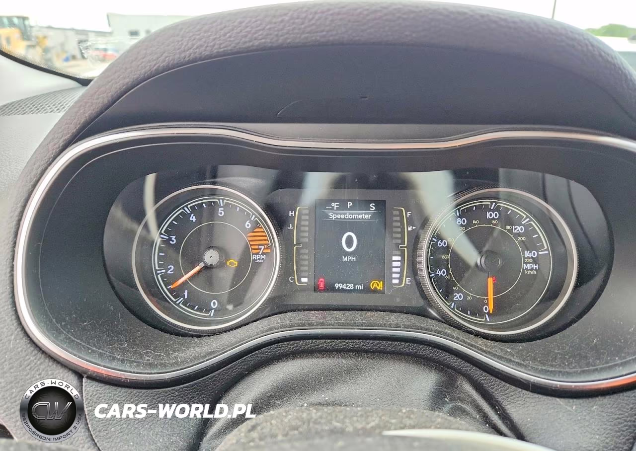 2019 Jeep Cherokee Latitude Plus VIN:1C4PJLLB9KD403996 - 9