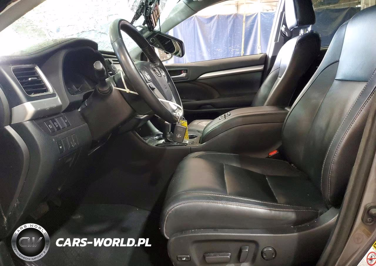 2018 Toyota Highlander Xle VIN:5TDJZRFH9JS905914 - 7