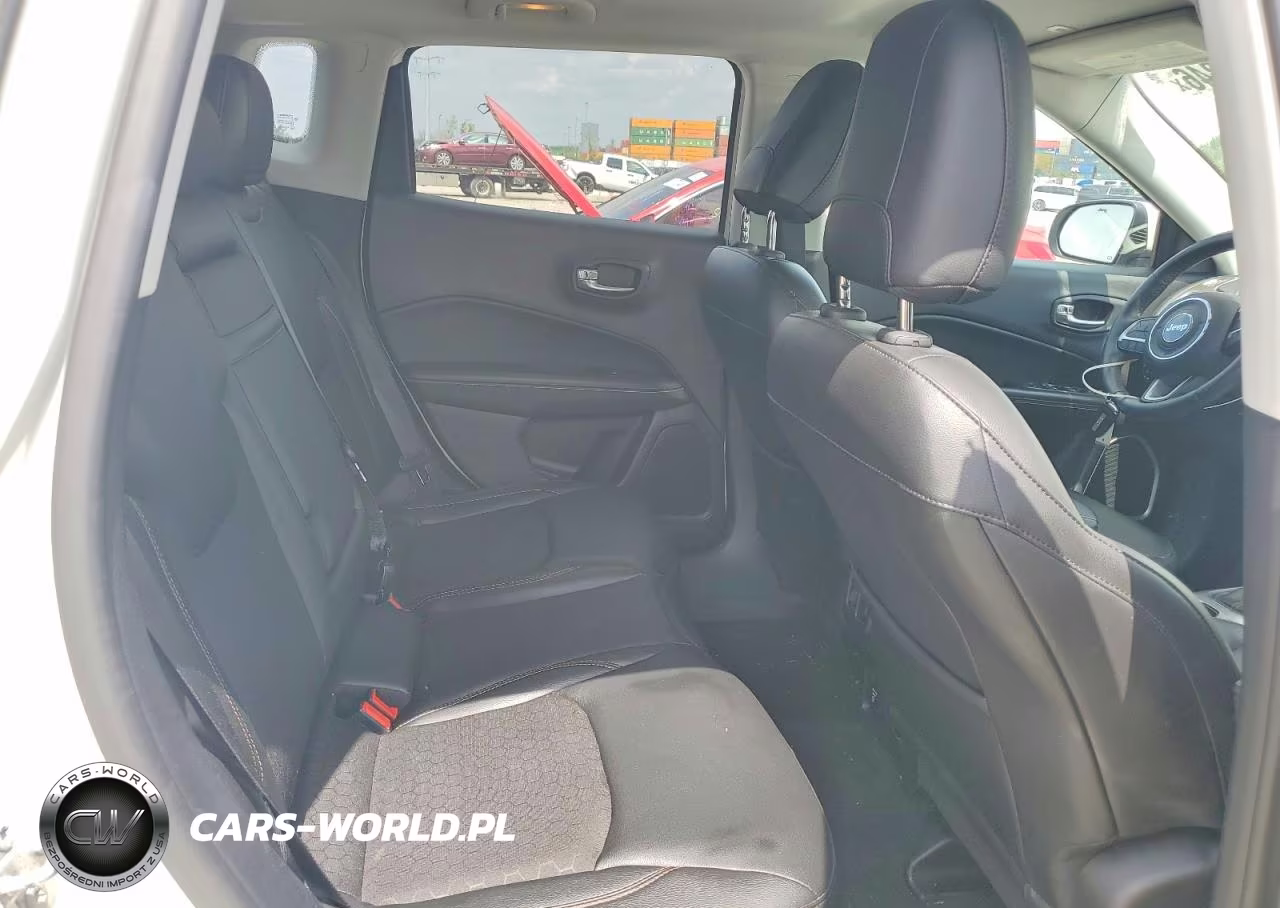 2018 Jeep Compass Latitude VIN:3C4NJDBB5JT206167 - 10
