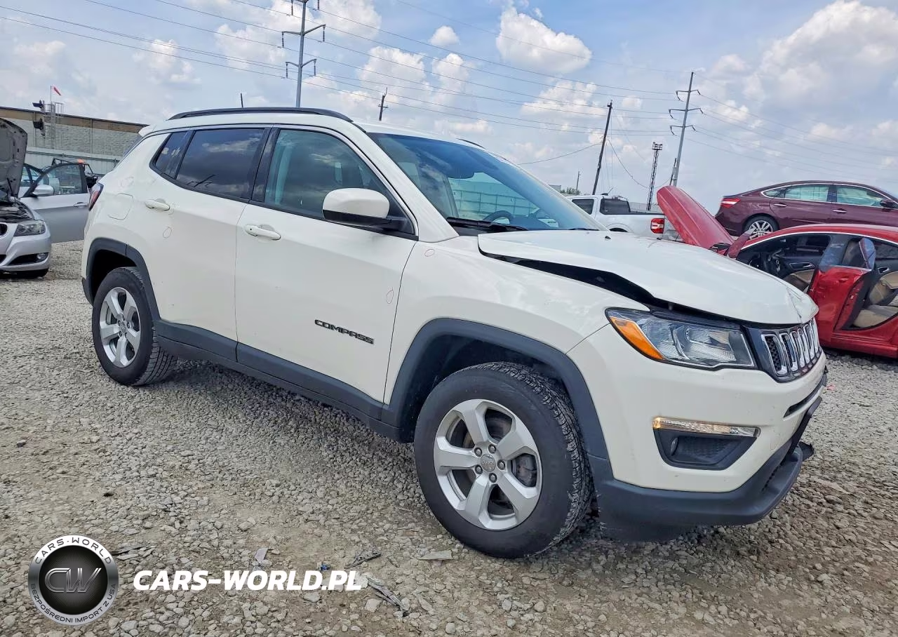 2018 Jeep Compass Latitude VIN:3C4NJDBB5JT206167 - 4