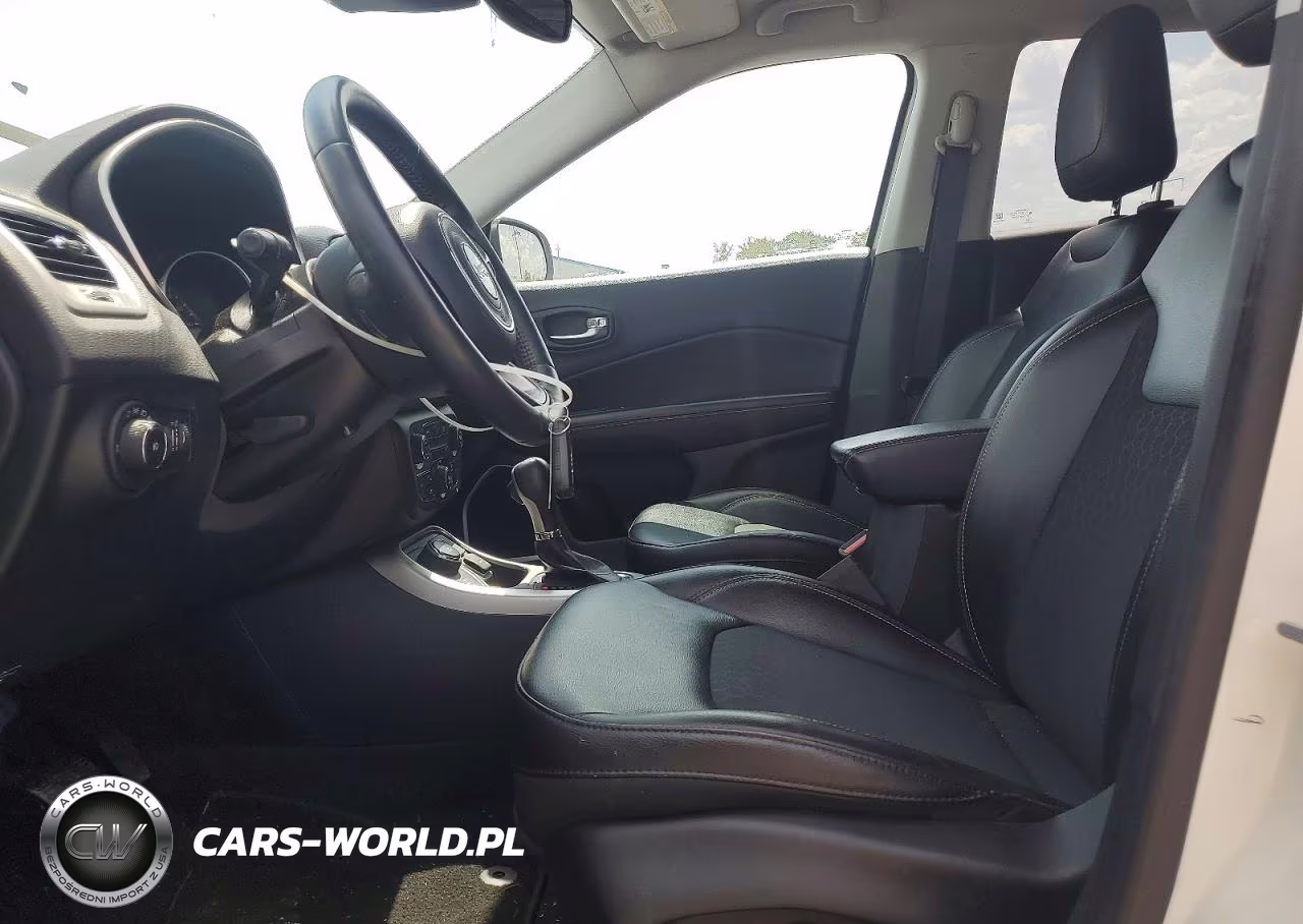2018 Jeep Compass Latitude VIN:3C4NJDBB5JT206167 - 7
