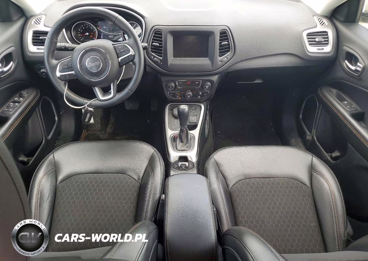 2018 Jeep Compass Latitude VIN:3C4NJDBB5JT206167 - 8