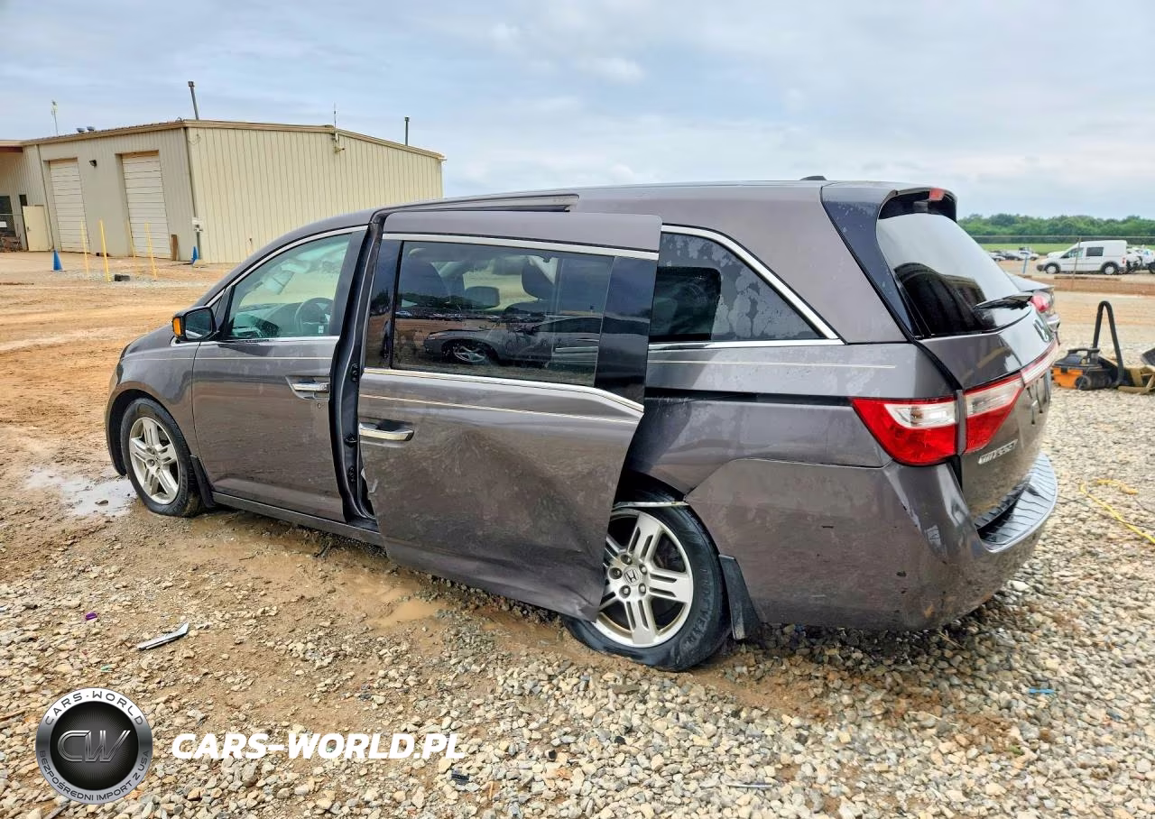 2013 Honda Odyssey Touring VIN:5FNRL5H96DB042582 - 2