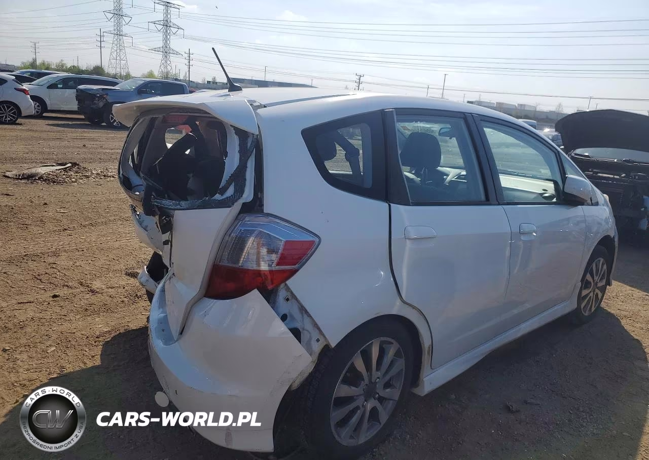 2012 Honda Fit Sport VIN:JHMGE8H56CC000603 - 3