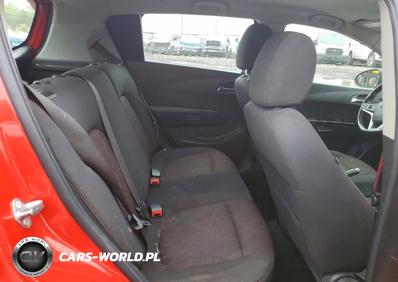 2018 Chevrolet Sonic Lt VIN:1G1JD6SG2J4104661 - 10