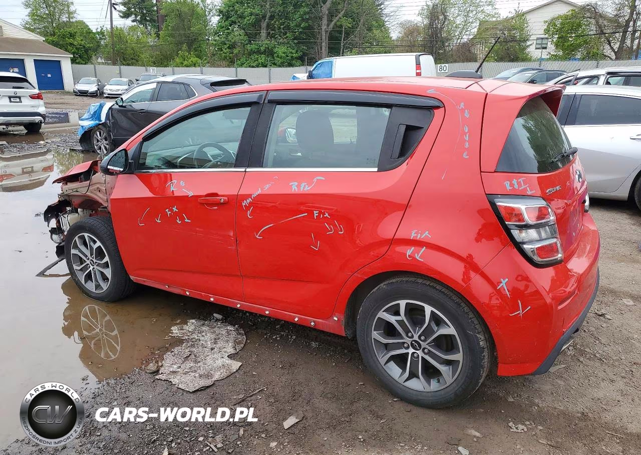 2018 Chevrolet Sonic Lt VIN:1G1JD6SG2J4104661 - 2