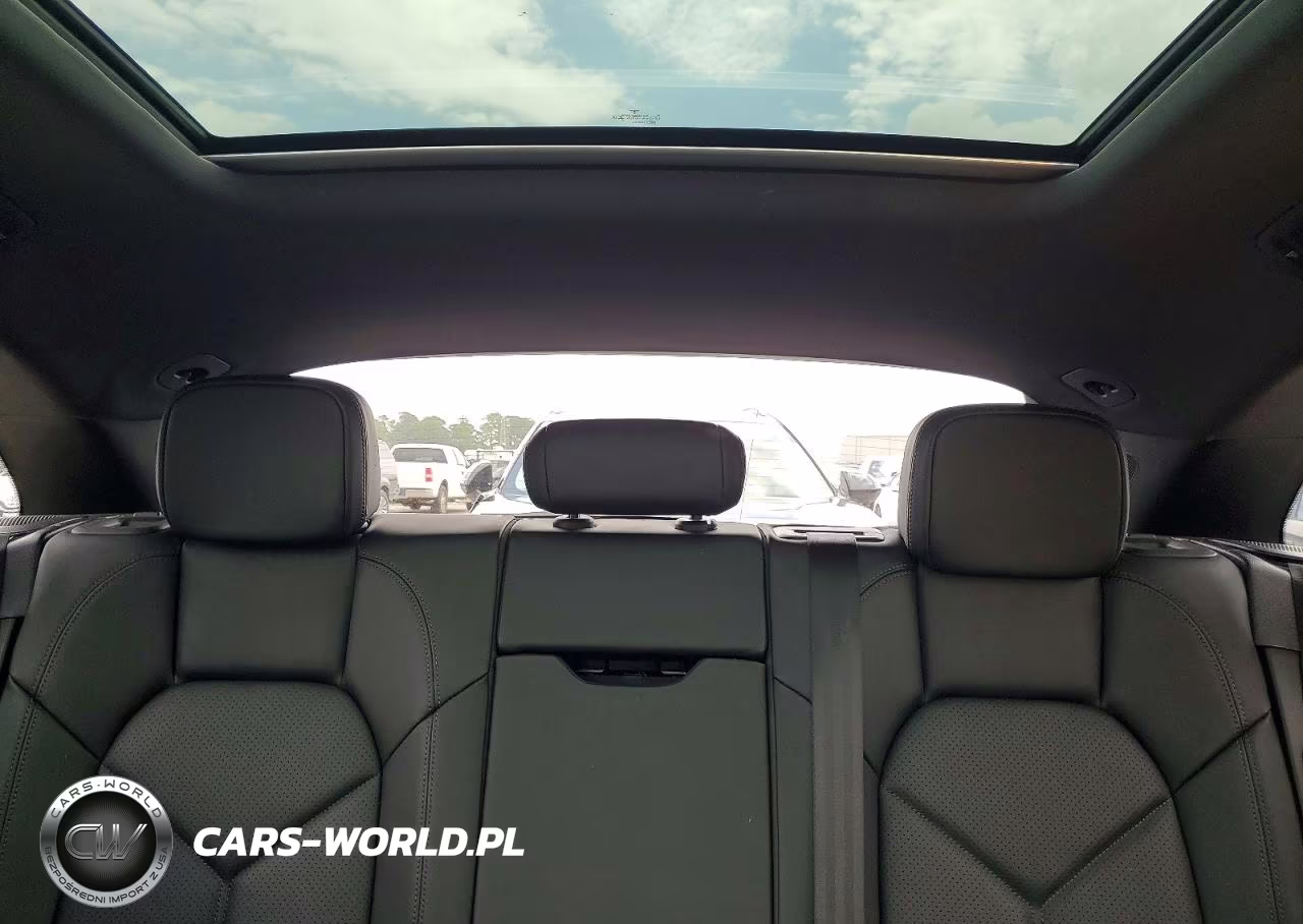 2025 Porsche Macan T VIN:WP1AA2A50SLB06438 - 10