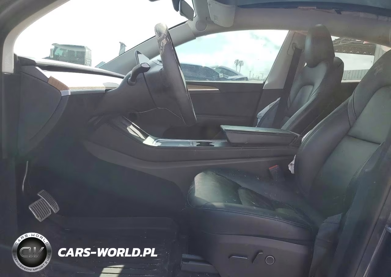 2023 Tesla Model Y VIN:7SAYGDEE0PA079210 - 7