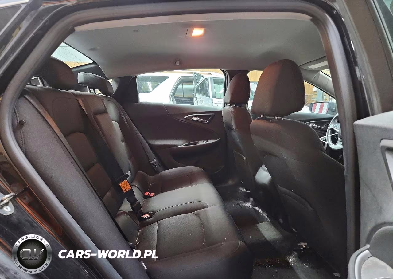 2018 Chevrolet Malibu VIN:1G1ZC5ST3JF159735 - 10
