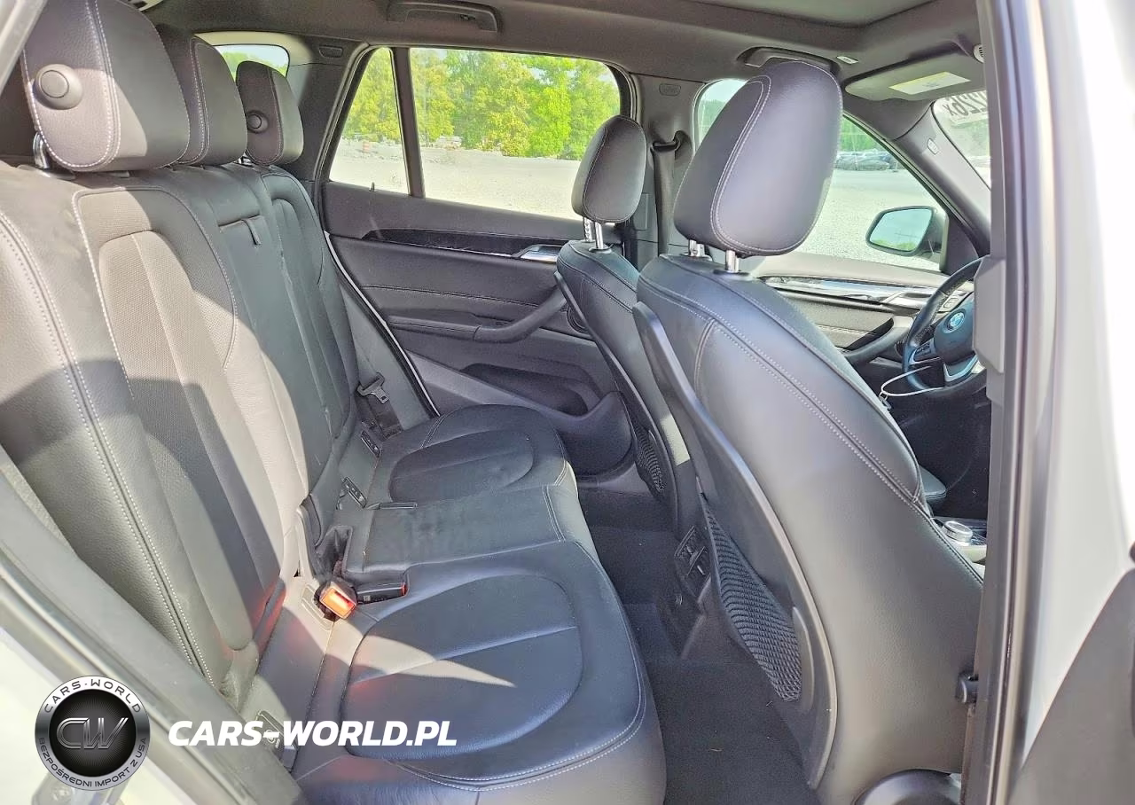 2018 BMW X1 Sdrive28I VIN:WBXHU7C32J5L07599 - 11