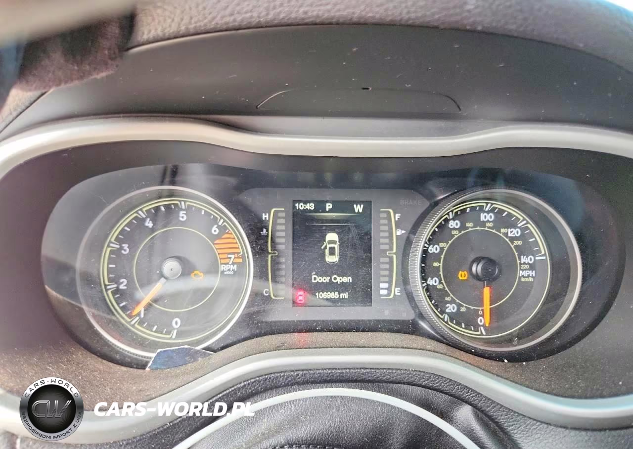 2018 Jeep Cherokee Latitude Plus VIN:1C4PJMLB0JD507104 - 9