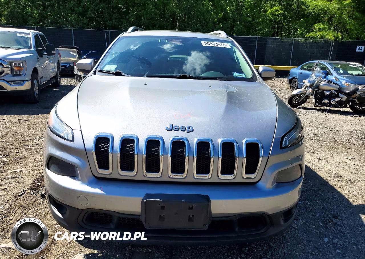 2014 Jeep Cherokee Latitude VIN:1C4PJMCB9EW226381 - 5