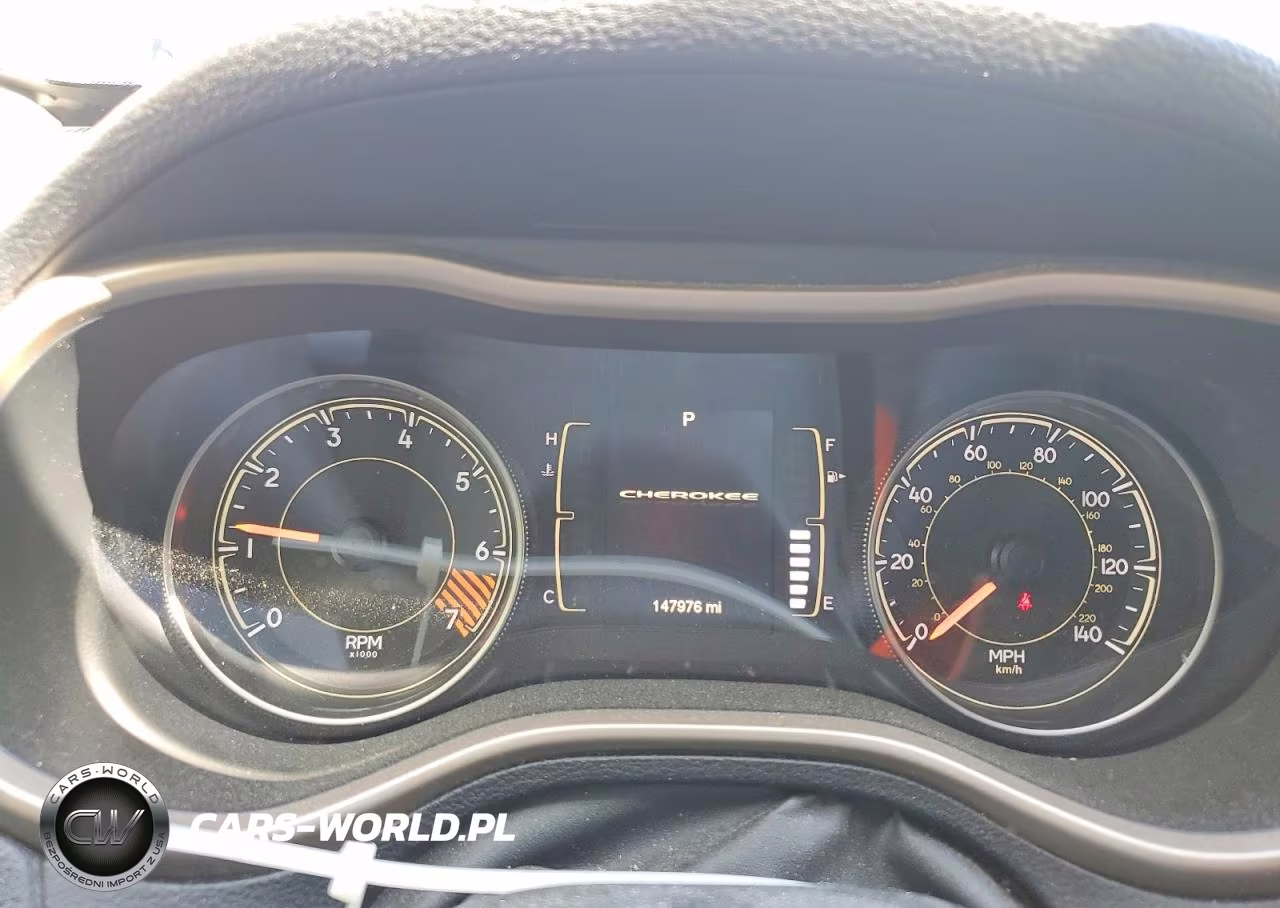 2014 Jeep Cherokee Latitude VIN:1C4PJMCB9EW226381 - 9