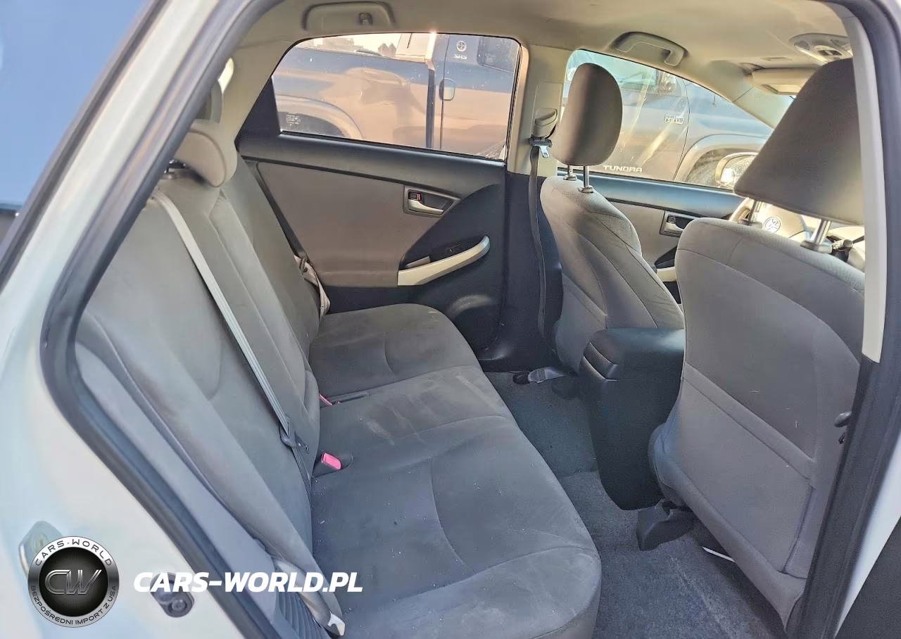 2013 Toyota Prius Two VIN:JTDKN3DU1D5579341 - 10