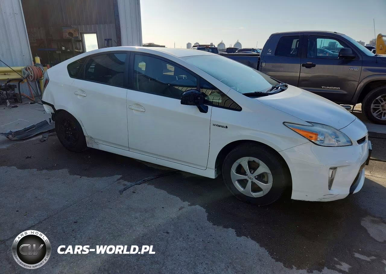 2013 Toyota Prius Two VIN:JTDKN3DU1D5579341 - 4