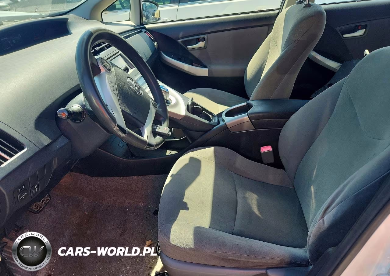 2013 Toyota Prius Two VIN:JTDKN3DU1D5579341 - 7