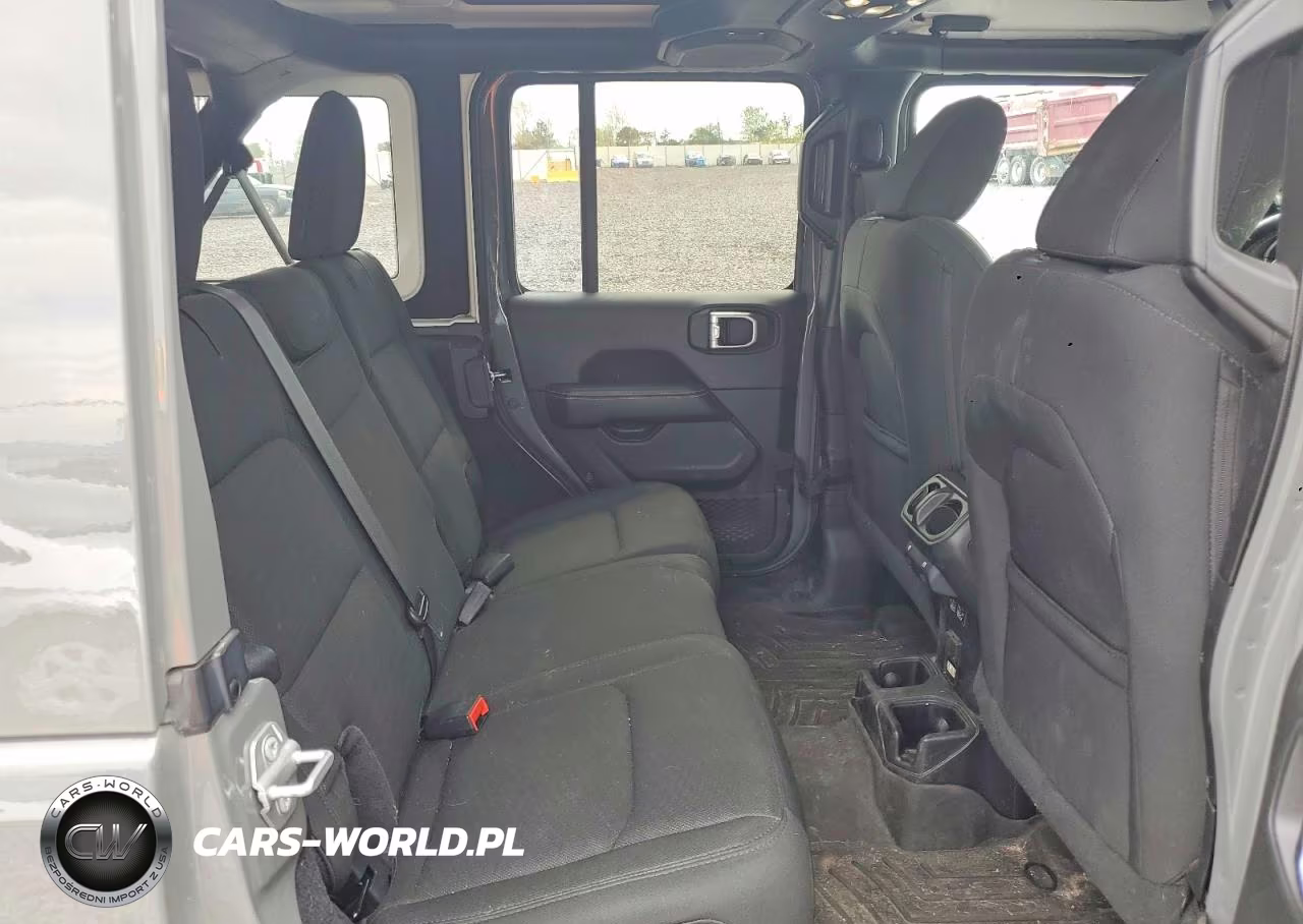 2020 Jeep Wrangler Unlimited Sahara VIN:1C4HJXEG4LW335729 - 10