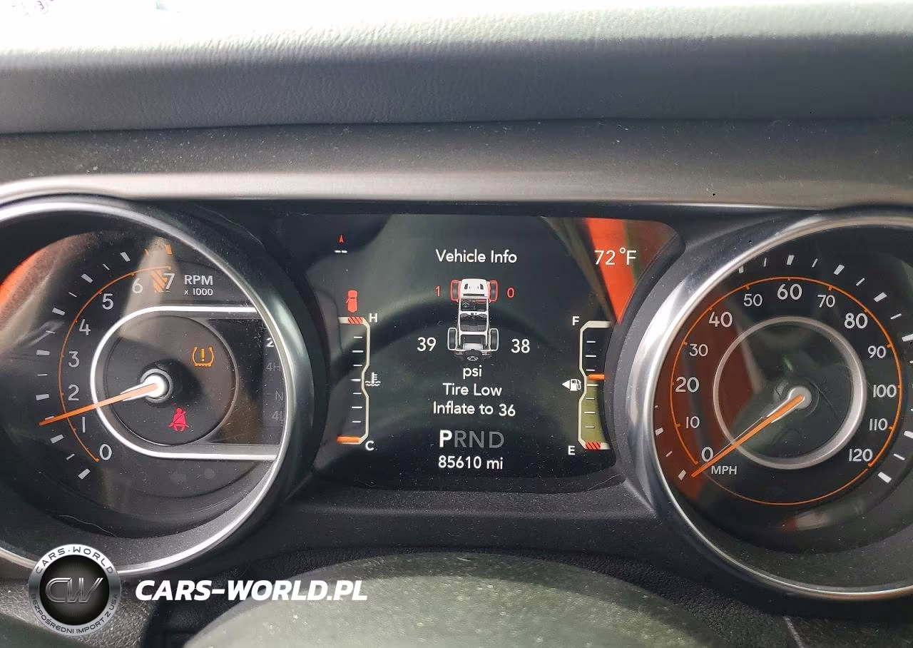 2020 Jeep Wrangler Unlimited Sahara VIN:1C4HJXEG4LW335729 - 9
