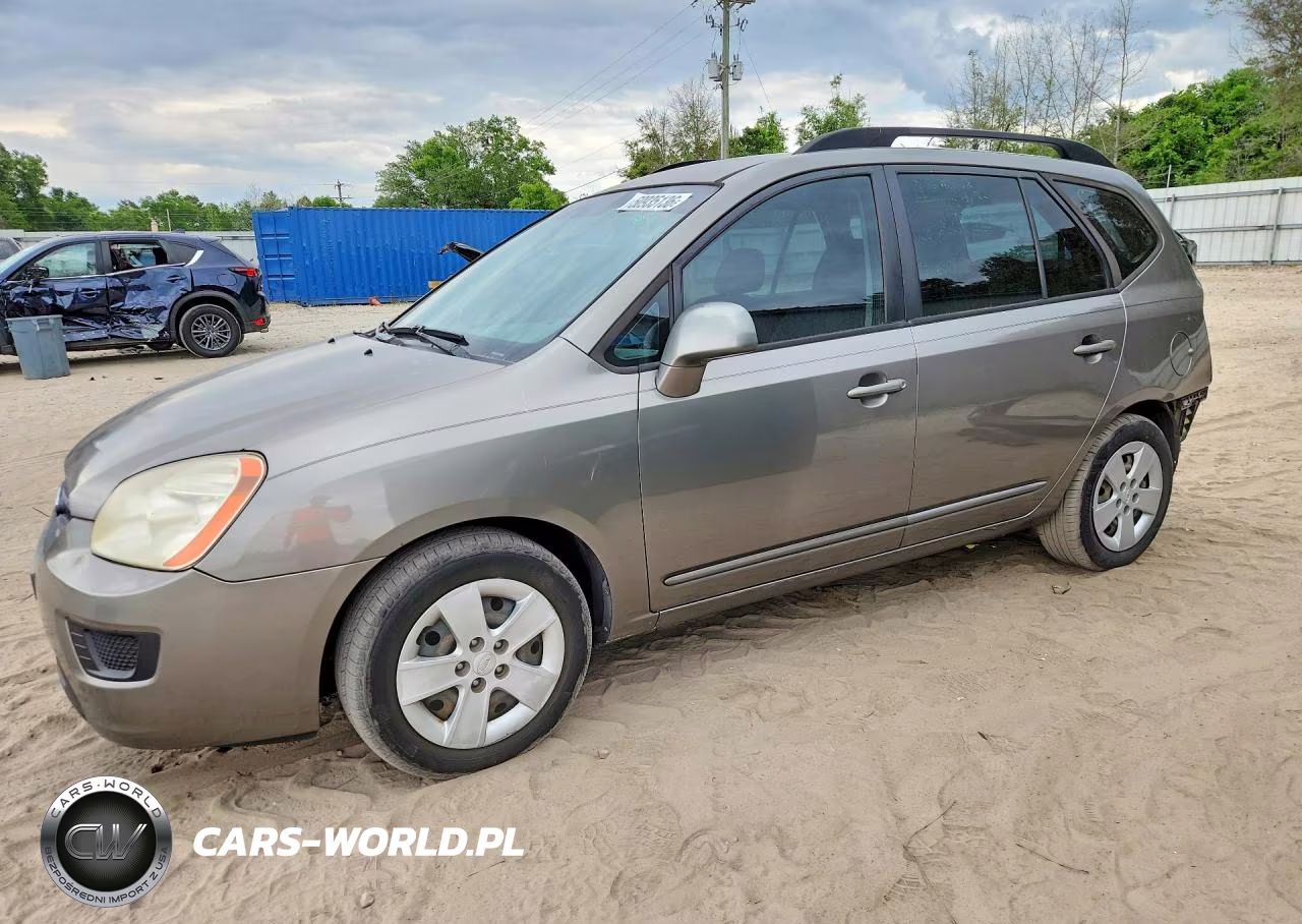 2009 Kia Rondo Base
