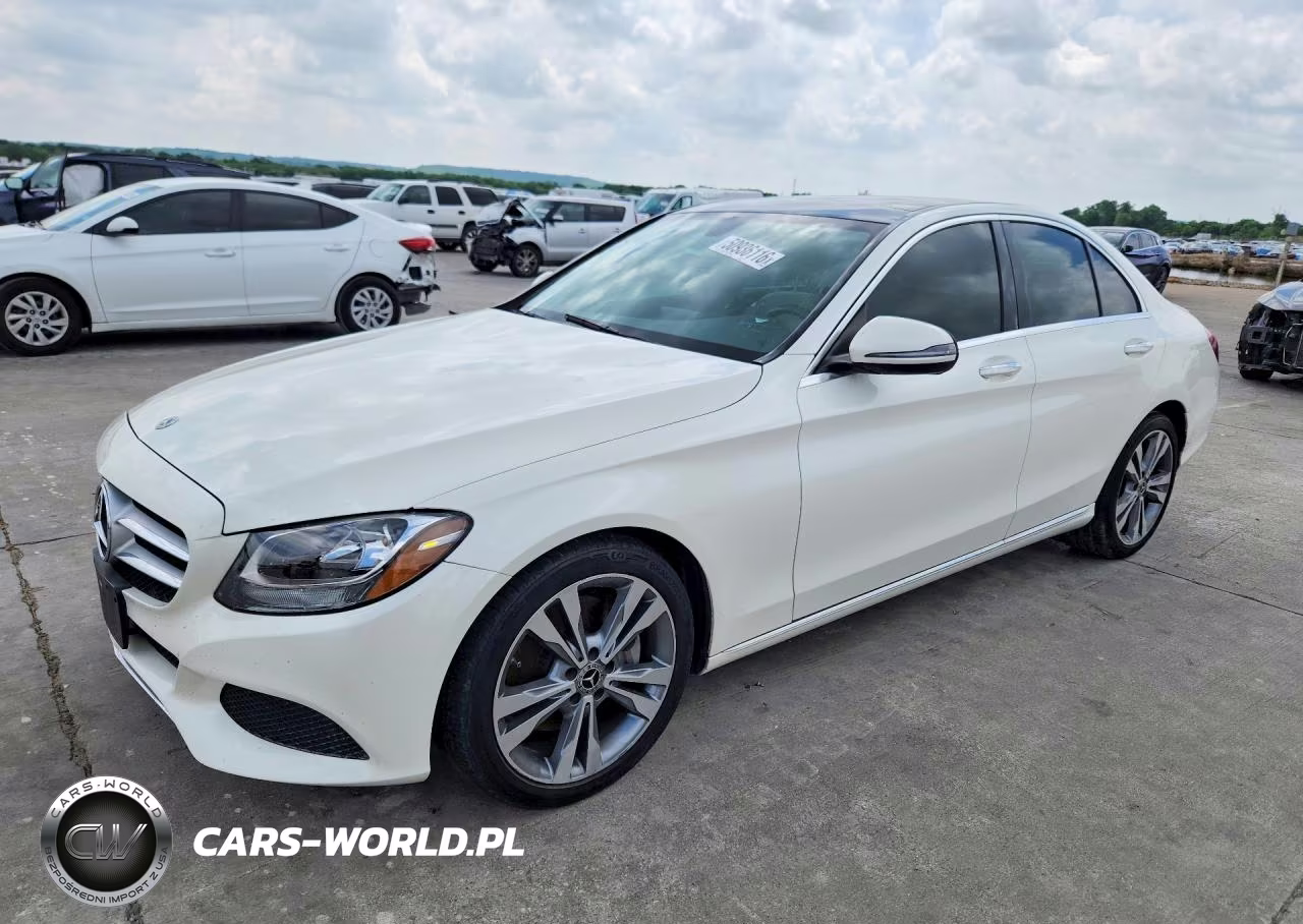 2017 Mercedes-Benz C 300 – zdjęcie 1 z 12