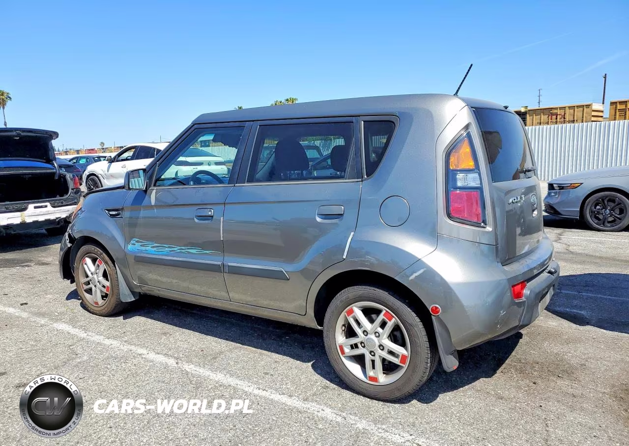 2010 Kia Soul + VIN:KNDJT2A26A7146421 - 2