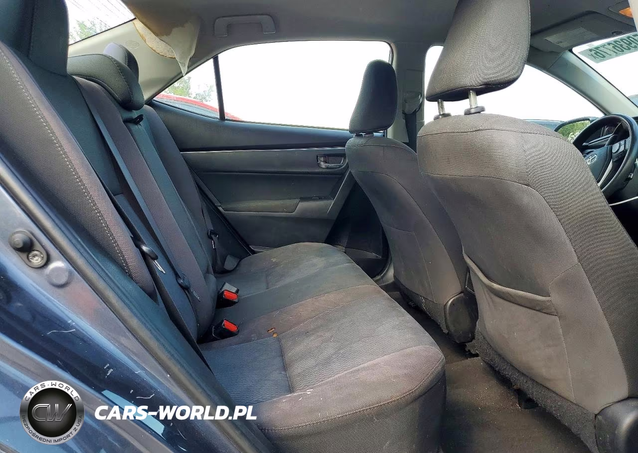 2018 Toyota Corolla Le VIN:5YFBURHE7JP829155 - 10