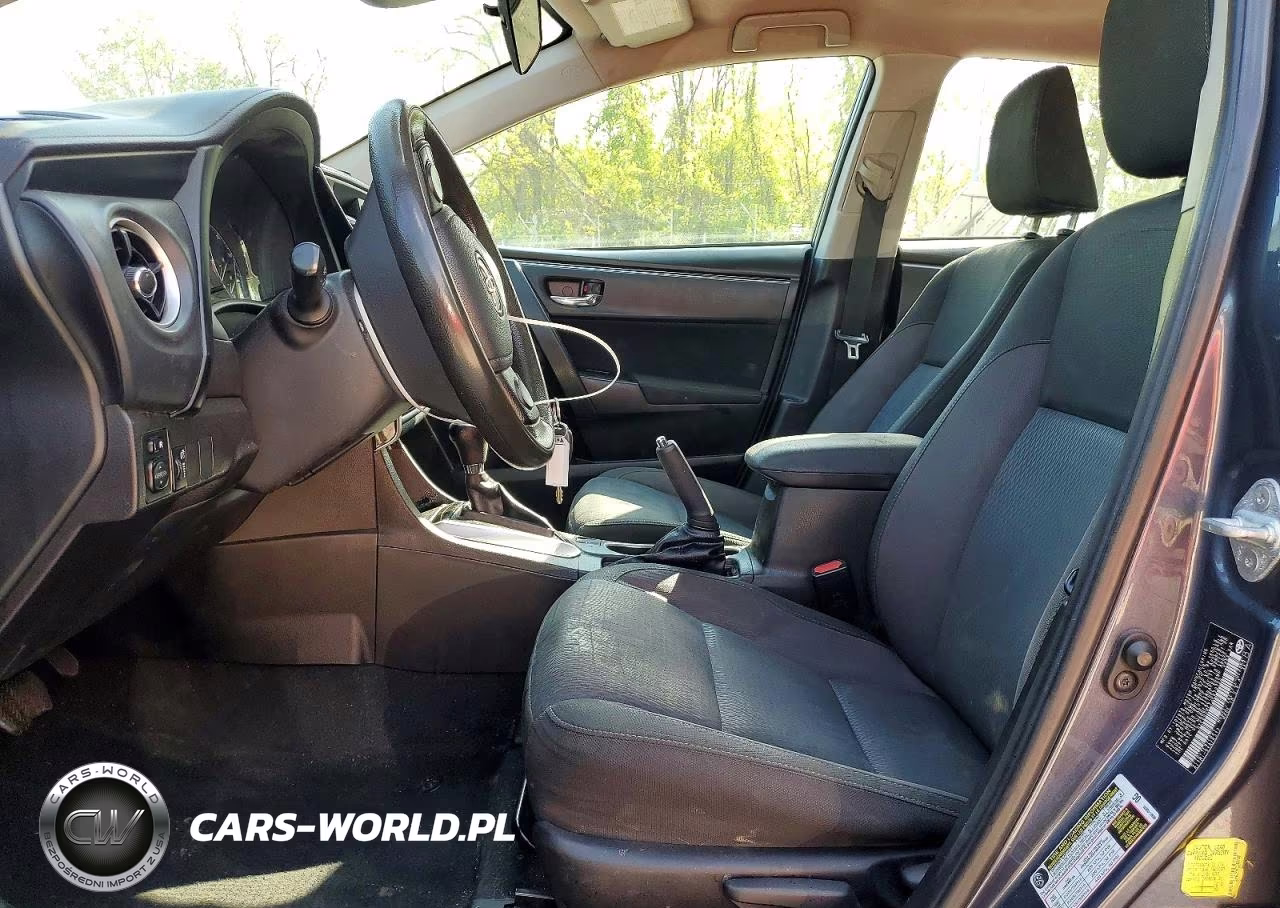 2018 Toyota Corolla Le VIN:5YFBURHE7JP829155 - 7