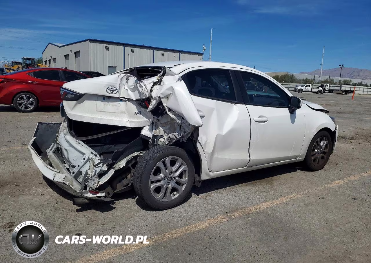 2018 Toyota Yaris Ia Base VIN:3MYDLBYV7JY303824 - 3