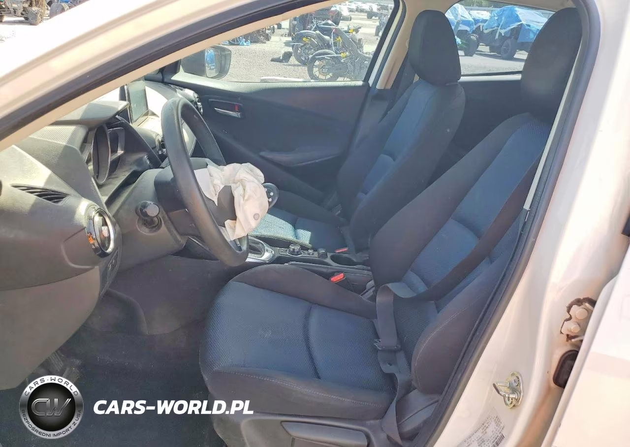 2018 Toyota Yaris Ia Base VIN:3MYDLBYV7JY303824 - 7