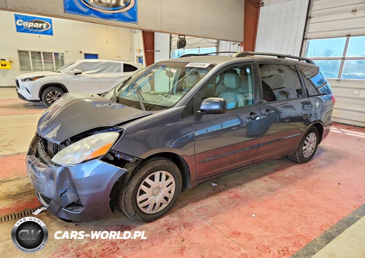 2009 Toyota Sienna Le 8-Passenger