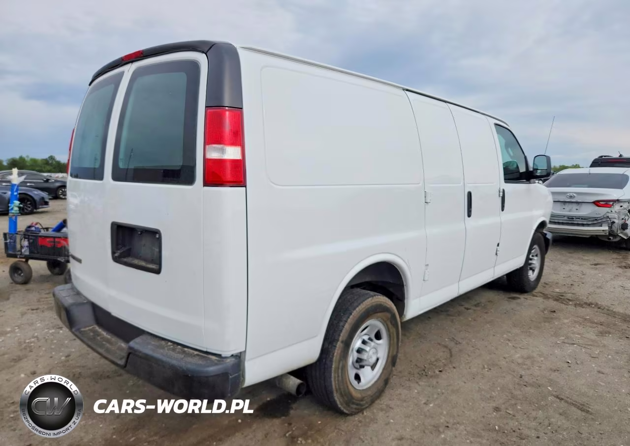 2018 Chevrolet Express 2500 Delivery Van VIN:1GCWGAFP0J1170838 - 3