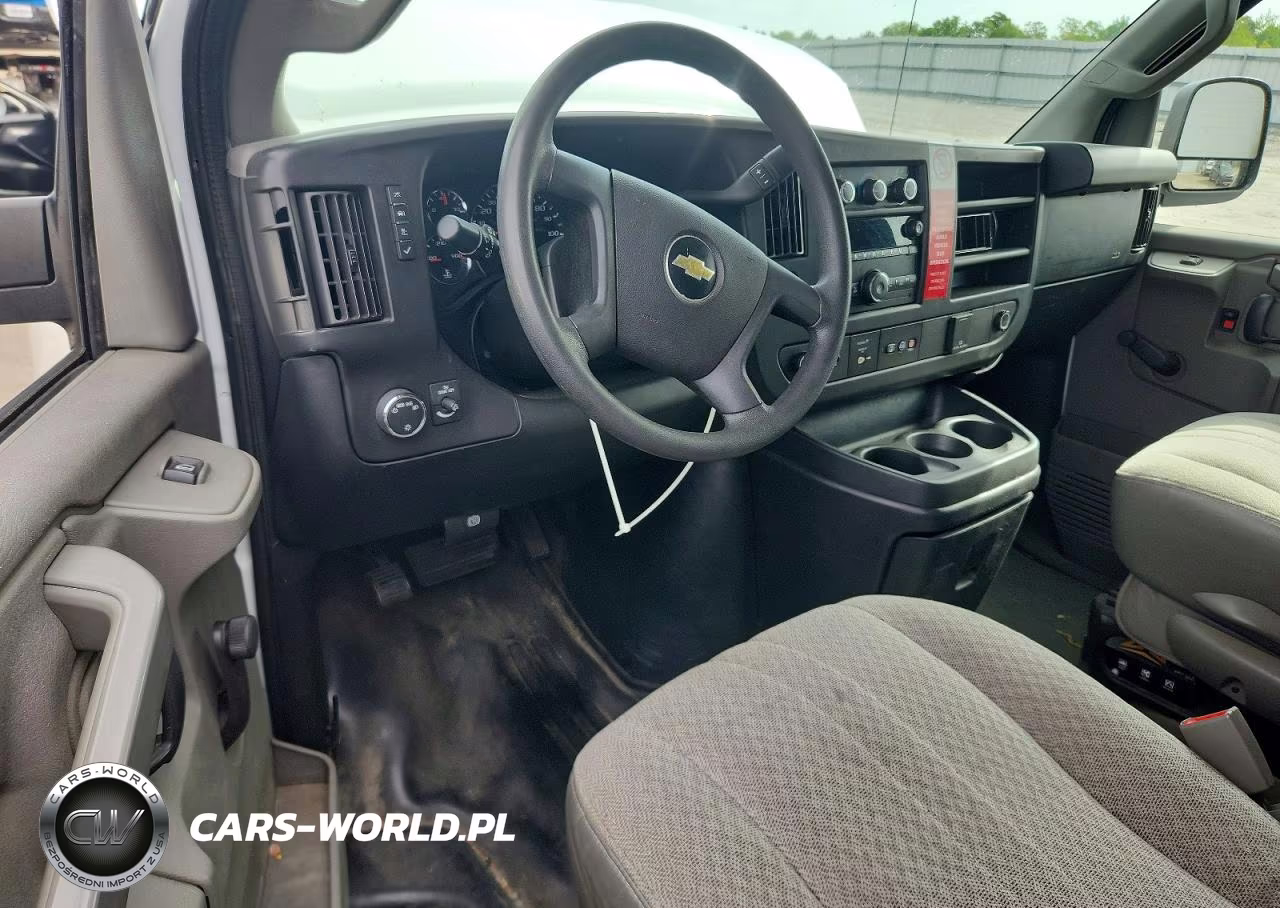 2018 Chevrolet Express 2500 Delivery Van VIN:1GCWGAFP0J1170838 - 8