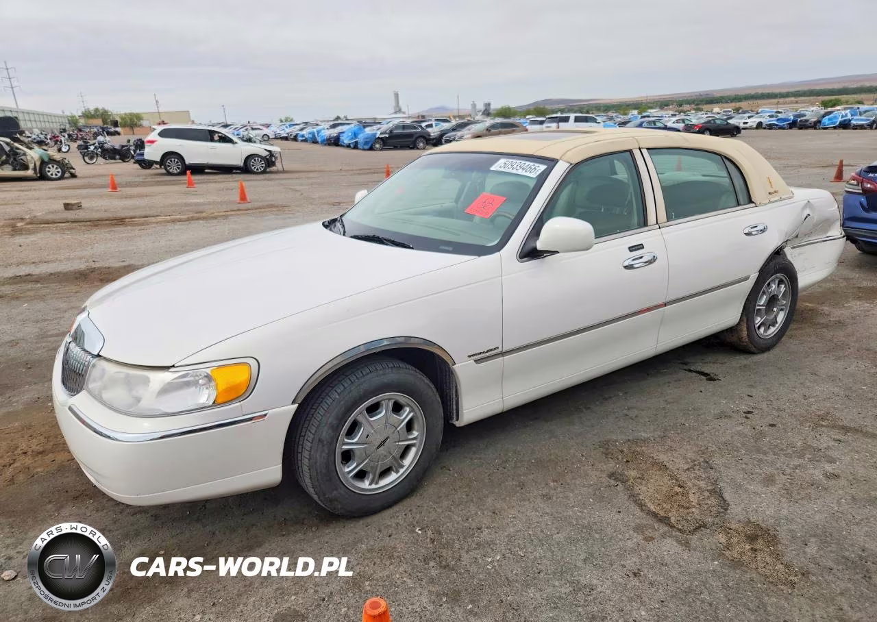 2000 Lincoln Town Car Signature