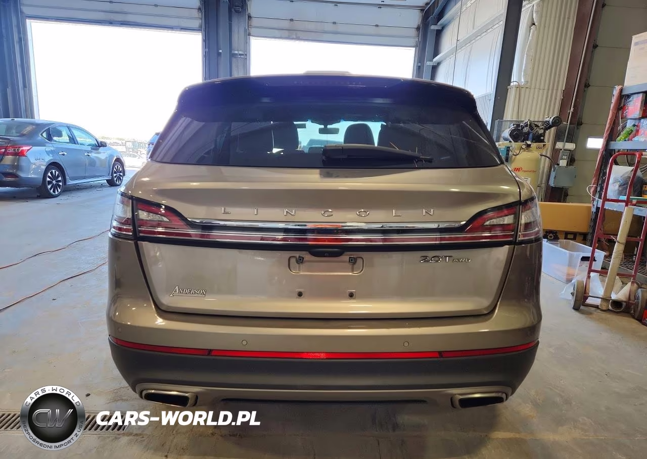 2019 Lincoln Nautilus Reserve VIN:2LMPJ8L97KBL13763 - 6