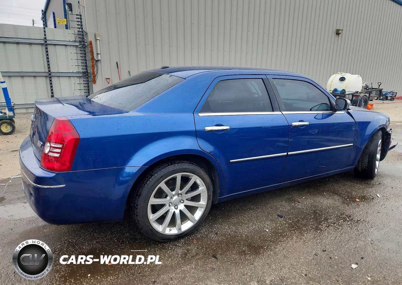 2010 Chrysler 300 Touring VIN:2C3CA1CV1AH255751 - 3