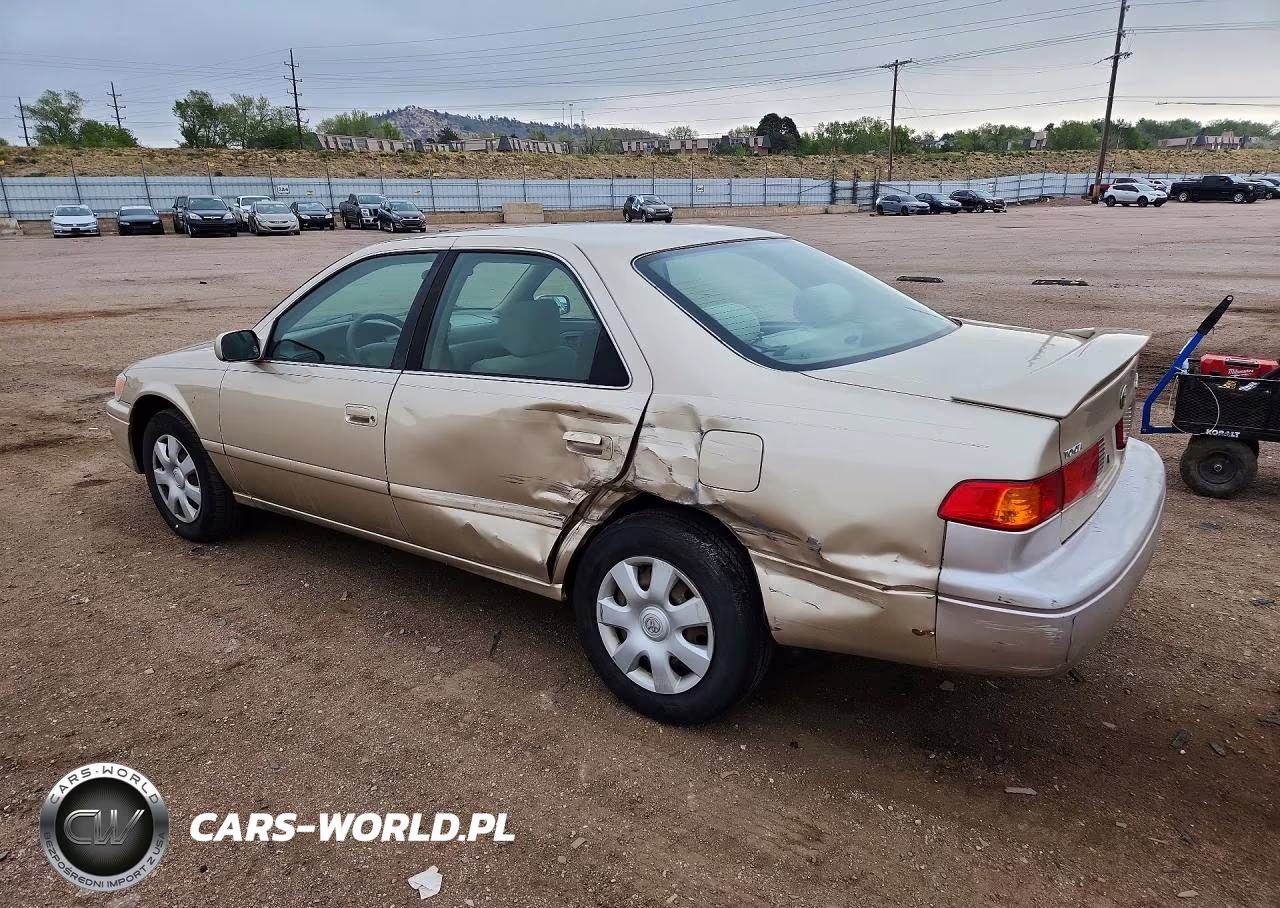 2001 Toyota Camry Le VIN:JT2BG22KX10570564 - 2
