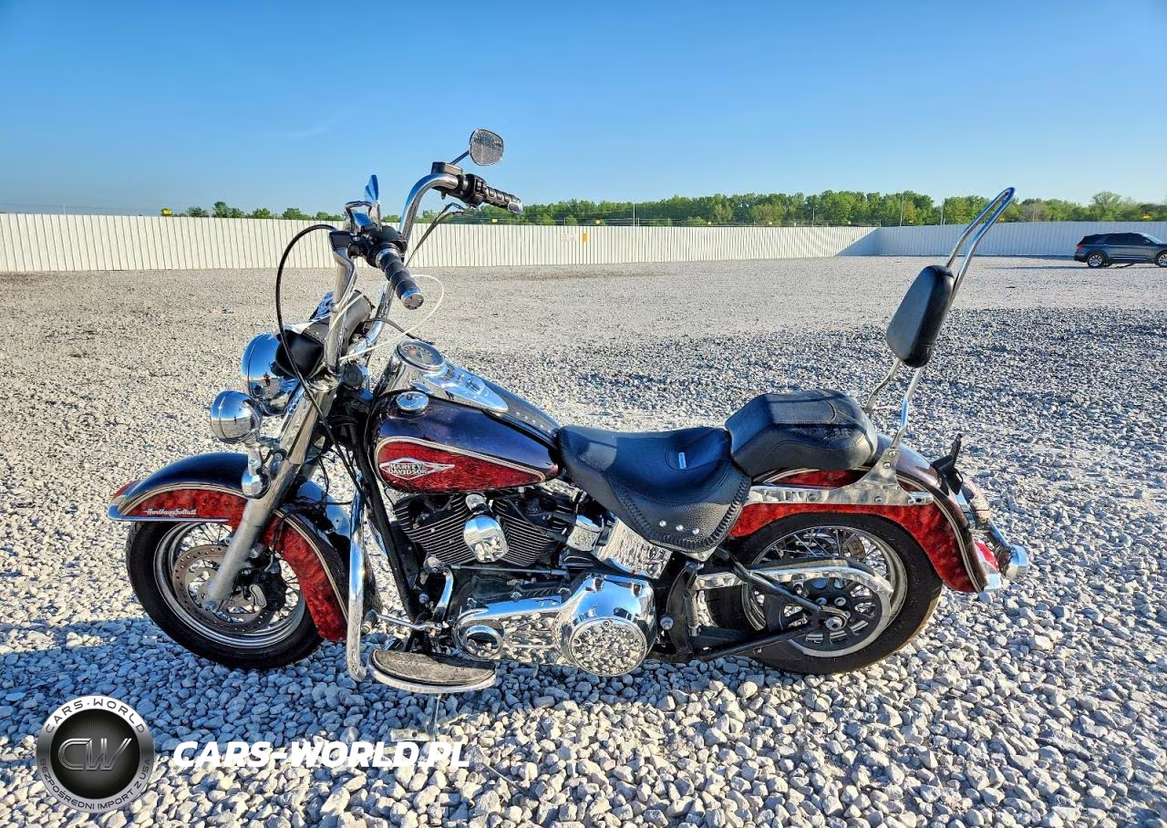 2015 Harley-Davidson Flstc Heritage Softail Classic VIN:1HD1BWV12FB010530 - 3